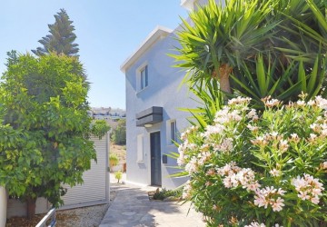 3 Bedroom Town House in Peyia, Paphos