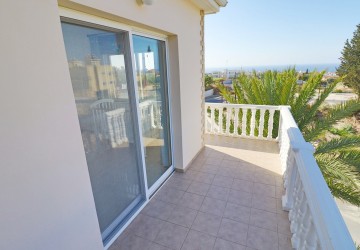 Detached Villa For Sale  in  Peyia