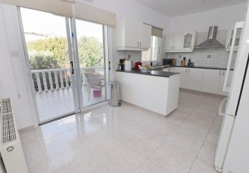 Detached Villa For Sale  in  Peyia