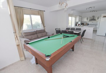 Detached Villa For Sale  in  Peyia