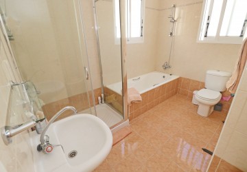 Detached Villa For Sale  in  Peyia