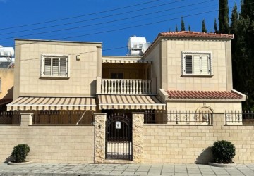 4 Bedroom Detached Villa in Kato Paphos, Paphos