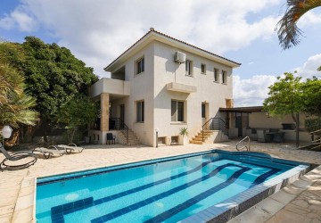 4 Bedroom Detached Villa in Kissonerga, Paphos