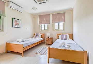 Detached Villa For Rent  in  Kissonerga