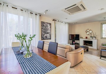 Detached Villa For Rent  in  Kissonerga