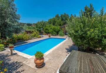 Stone House For Sale  in  Giolou