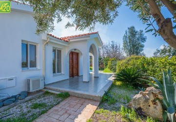 Bungalow For Sale  in  Argaka