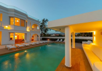Detached Villa For Rent  in  Peyia - Coral Bay