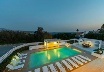 Detached Villa For Rent  in  Peyia - Coral Bay