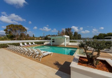 Detached Villa For Rent  in  Peyia - Coral Bay