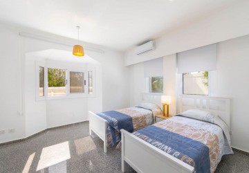 Detached Villa For Rent  in  Peyia - Coral Bay