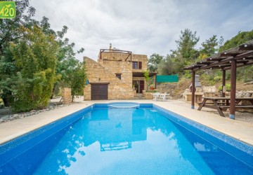 Detached Villa For Sale  in  Lysos