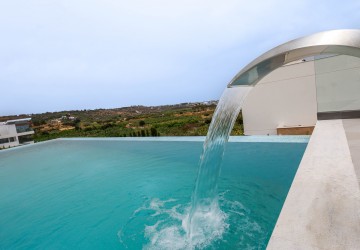 Detached Villa For Rent  in  Peyia