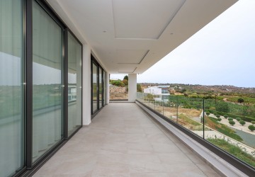 Detached Villa For Rent  in  Peyia