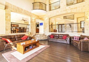 Detached Villa For Sale  in  Lysos