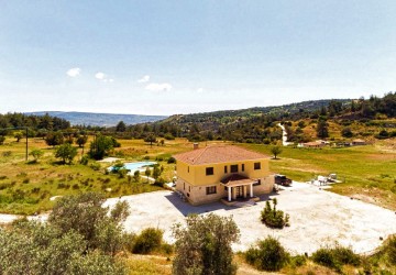 Detached Villa For Sale  in  Lysos