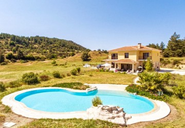 Detached Villa For Sale  in  Lysos
