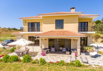 Detached Villa For Sale  in  Lysos