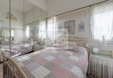 Bungalow For Sale  in  Argaka