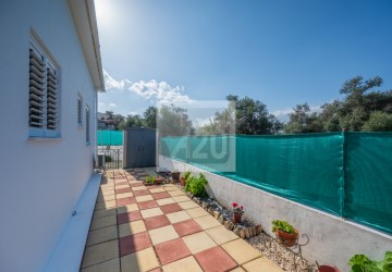Bungalow For Sale  in  Argaka