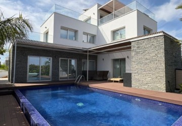 7 Bedroom Detached Villa in Geroskipou, Paphos