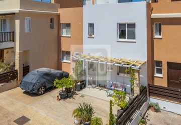 Town House For Sale  in  Argaka