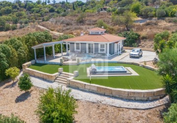 Bungalow For Sale  in  Lasa