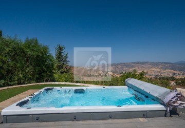 Bungalow For Sale  in  Lasa