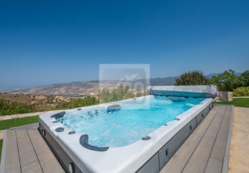 Bungalow For Sale  in  Lasa