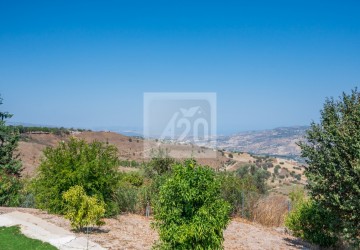 Bungalow For Sale  in  Lasa