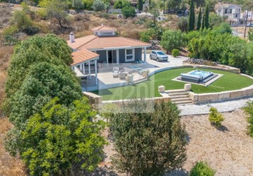 Bungalow For Sale  in  Lasa