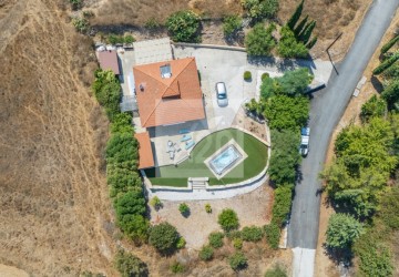 Bungalow For Sale  in  Lasa