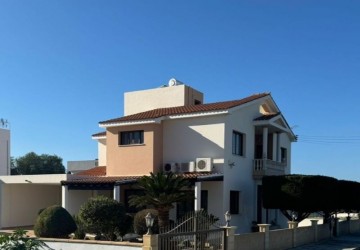 4 Bedroom Detached Villa in Emba, Paphos