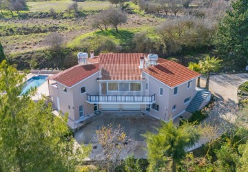 4 Bedroom Detached Villa in Drouseia, Paphos
