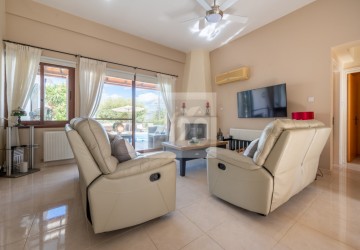 Detached Villa For Sale  in  Akourdalia