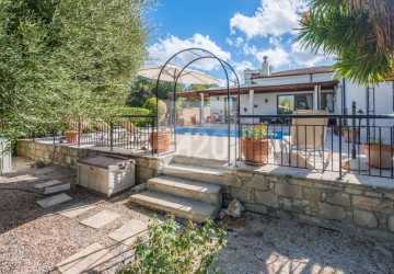 Detached Villa For Sale  in  Akourdalia