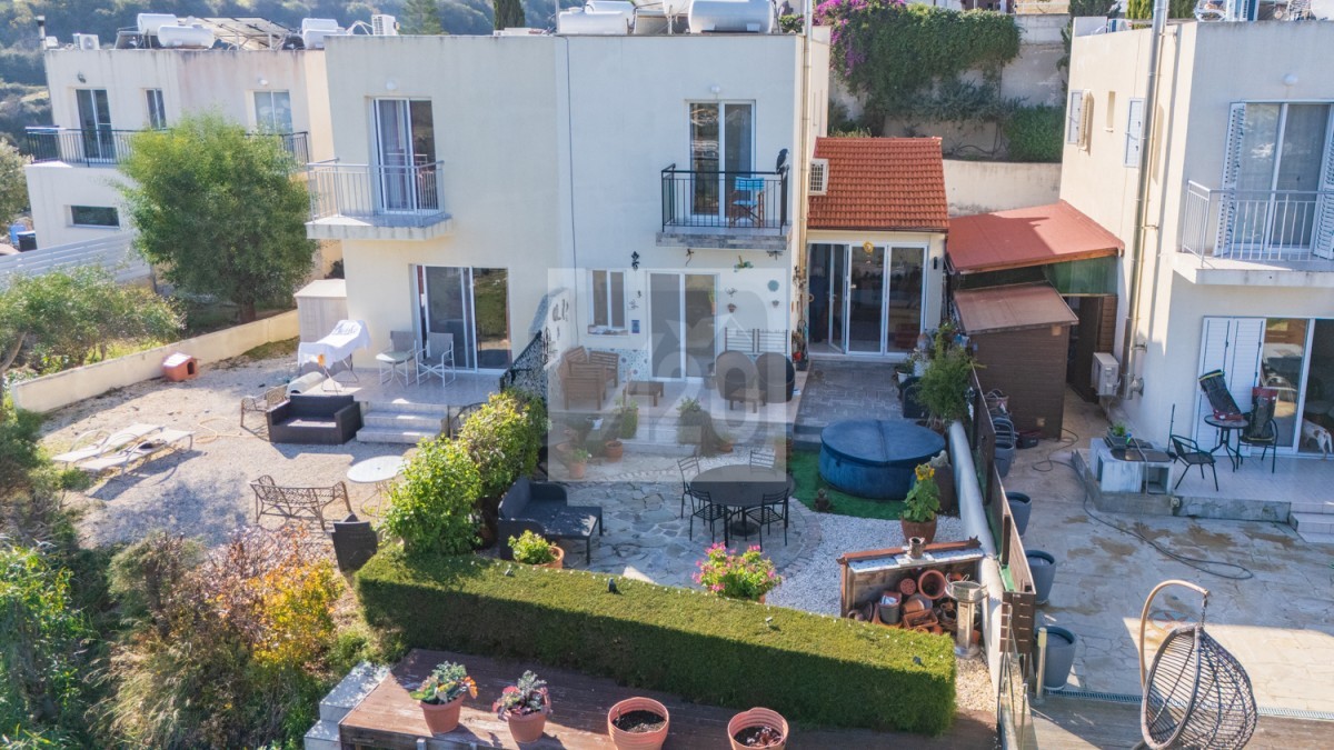 House in Goudi - Image 2