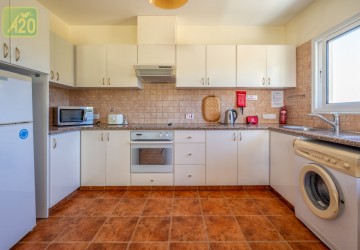 Building For Sale  in  Polis