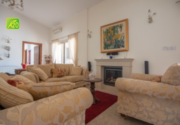 Detached Villa For Sale  in  Simou
