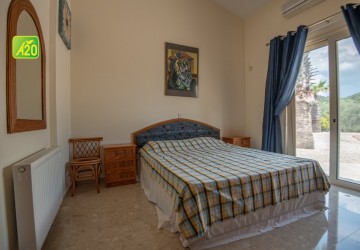 Detached Villa For Sale  in  Simou
