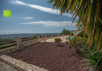 Detached Villa For Sale  in  Simou