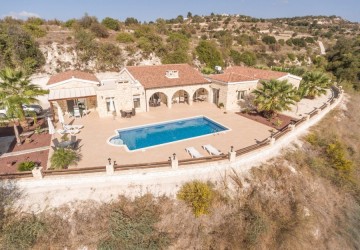 Detached Villa For Sale  in  Simou