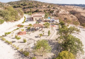 Detached Villa For Sale  in  Simou