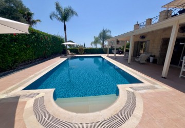 Detached Villa For Sale  in  Peyia