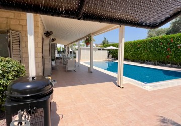 Detached Villa For Sale  in  Peyia
