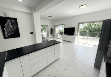 Detached Villa For Sale  in  Peyia