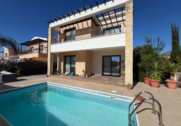 Detached Villa For Sale  in  Peyia